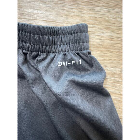 Nike Boys Dri-Fit Shorts Large 6/7 Grey Orange Logo Active Basketball Stretch L - Picture 4 of 7
